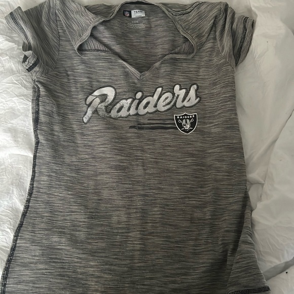 Raiders top - Picture 1 of 2